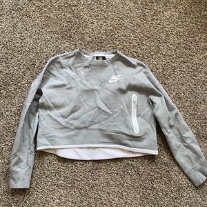 Cropped Nike Crew neck
